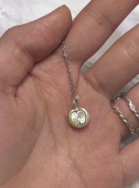 青苹果吊坠项链女款轻奢小众高级感秋冬毛衣链气质百搭锁骨链配饰