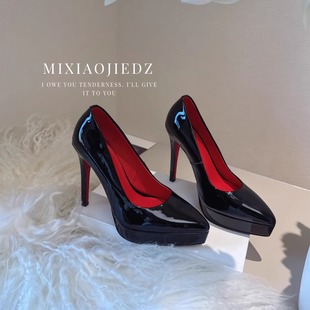 高级感14CM漆皮细高跟防水台2025新款尖头浅口单鞋性感红底水钻鞋