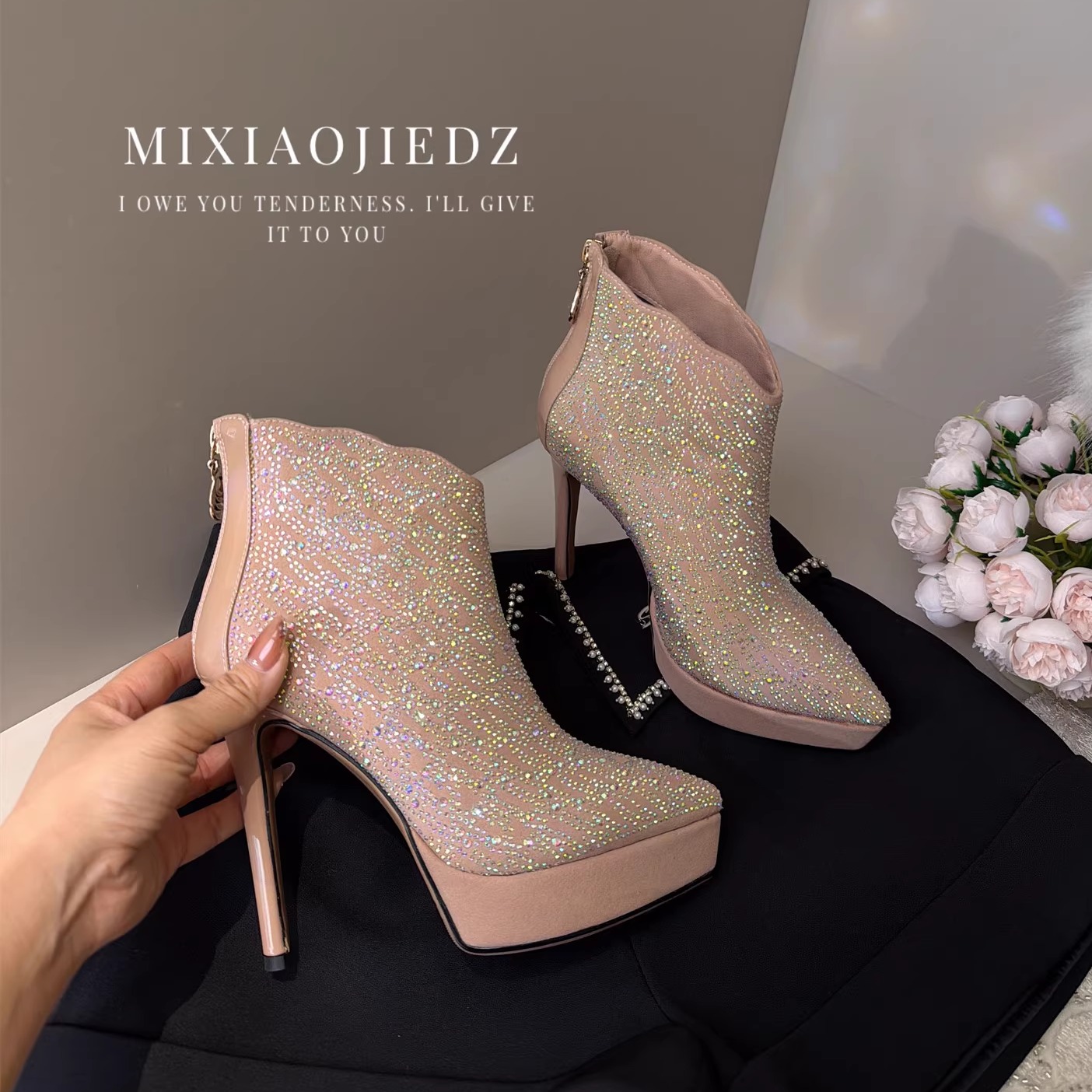 米小姐轻奢高端防水台短靴