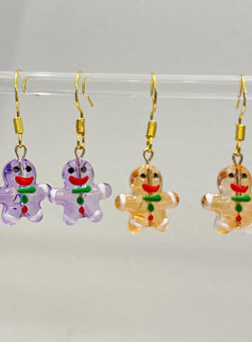 圣诞新款圣诞节氛围耳环女甜美撞色耳钉可爱姜饼人耳钉琉璃玻璃