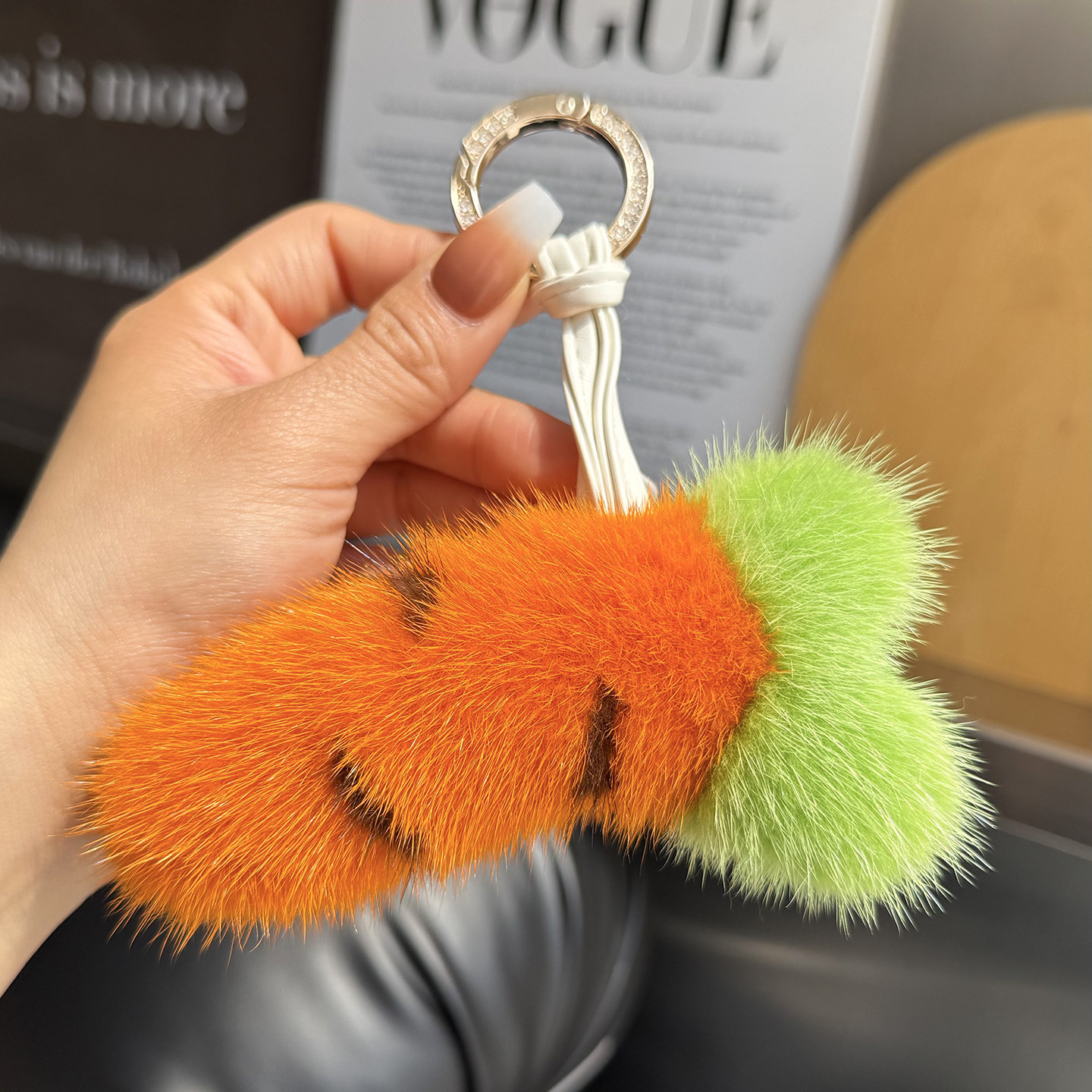 可爱水貂毛小萝卜汽车钥匙扣挂件ins毛绒公仔胡萝卜包包挂饰礼物