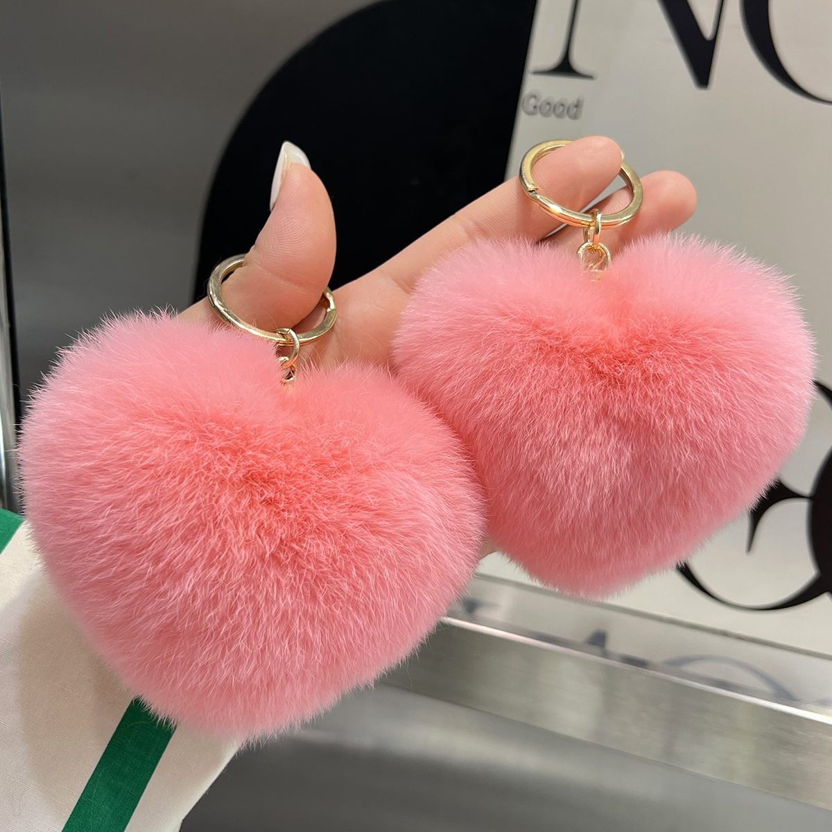 真獭兔毛爱心汽车钥匙扣挂件可爱毛绒毛球包包挂饰心形生日礼物女