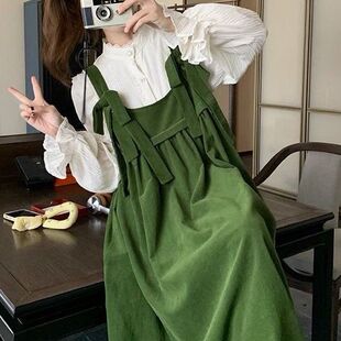 加肥加大码2-300斤韩系绿色背带裙+衬衫胖mm260斤宽松休闲两件套