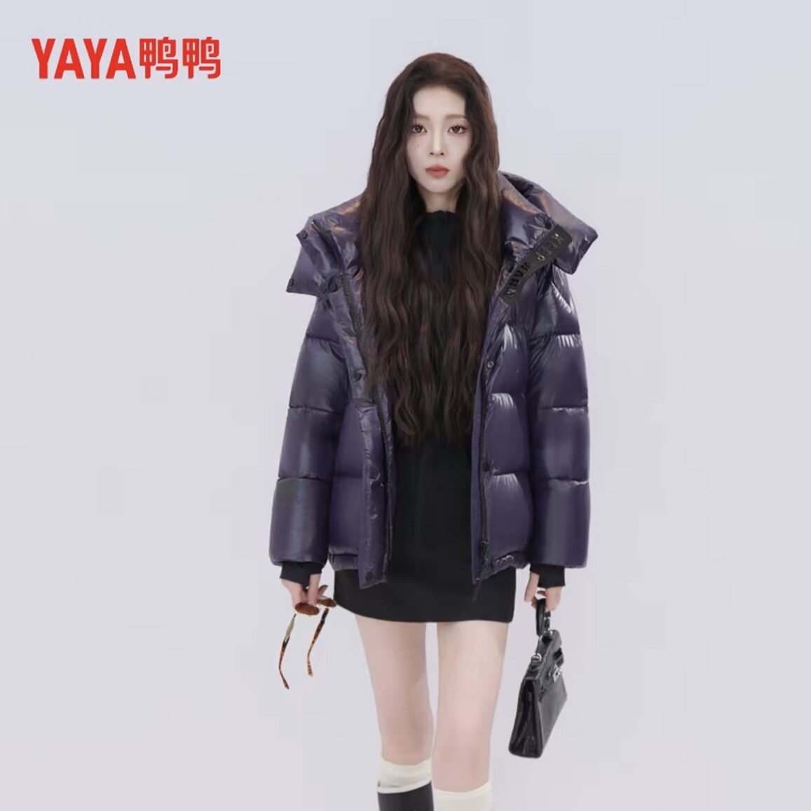 鸭鸭羽绒服女紫金鎏光系列2025冬短款高级奢感加厚御寒面包服外套