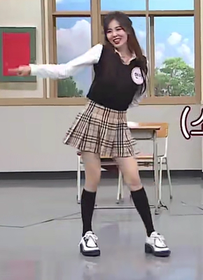 jk制服演出爵士舞蹈泫雅同款