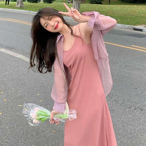 高级设计感双肩吊带连衣裙女夏2026新款宽松显瘦内搭过膝背心长裙