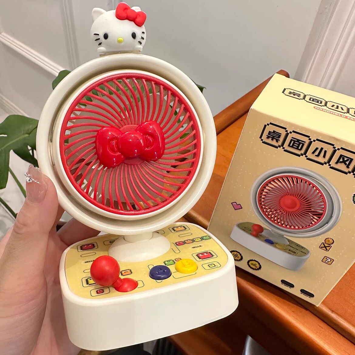 可爱风扇卡通桌面台式扇静音小型电风扇学生礼物迷你桌上小电扇