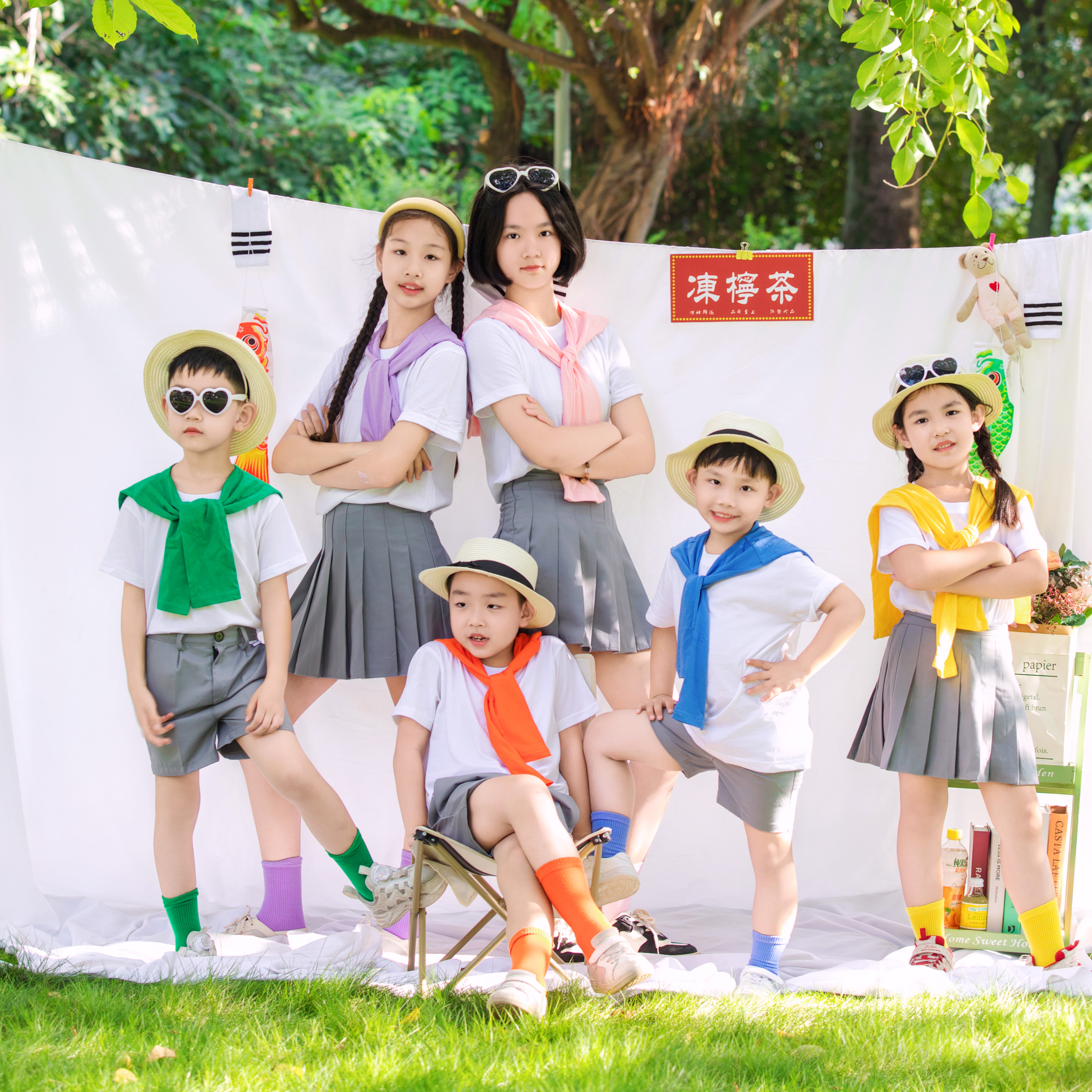 儿童灰色百褶裙短裤彩色披肩演出服幼儿园中小学合唱服毕业照班服
