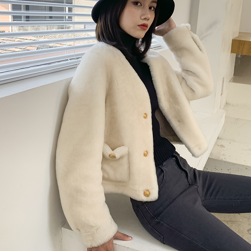 皮毛一体羊羔毛外套女短款2024冬季新款海宁真皮皮草大衣时尚洋气