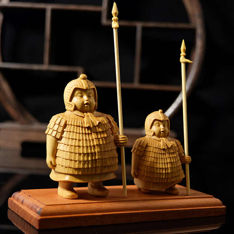黄杨木雕刻大兵小将汽车摆件
