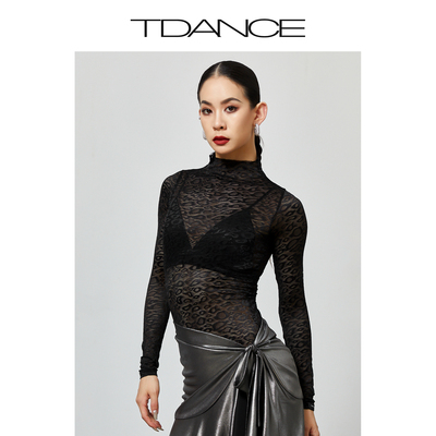 秋冬设计感小高领上衣