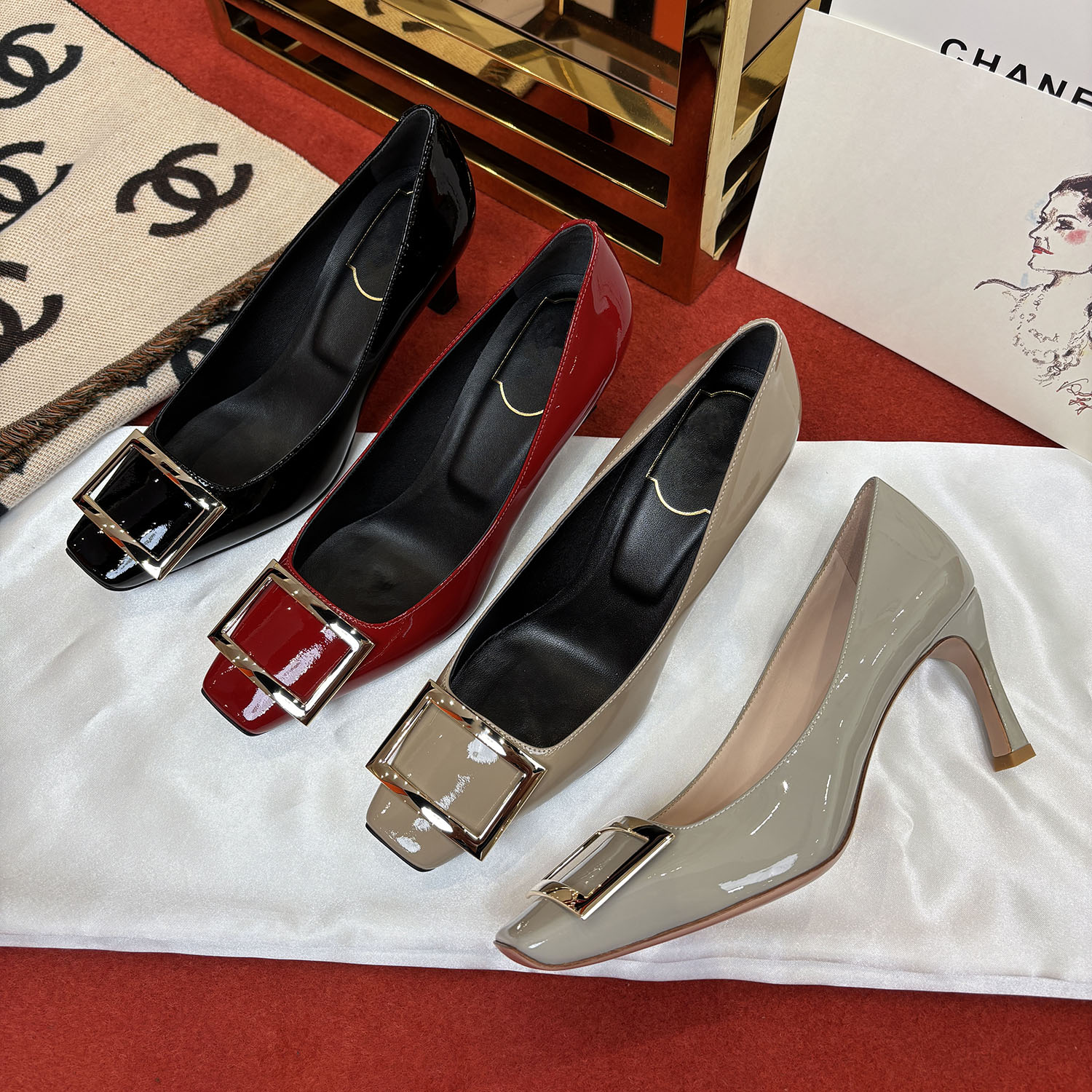 RV金属方扣单鞋真皮底！