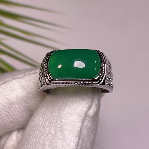 天然绿玉髓玛瑙男士马鞍戒指祖母绿活口银镶嵌冰种绿宝石指环礼