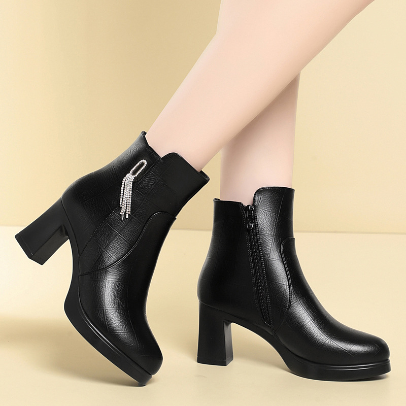 高跟短靴女秋冬皮鞋时装靴子防水台粗跟加绒妈妈鞋皮棉鞋