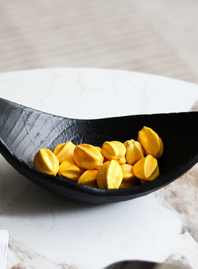 侘寂风美式仿实木果盘摆件民宿茶室设计师艺术月牙小船收纳盘饰品