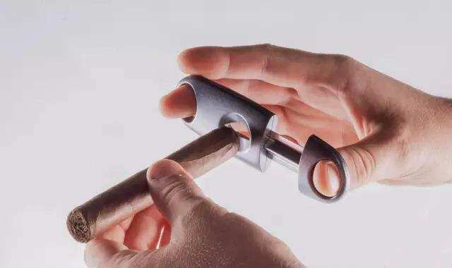 安徽产王冠原装88味20雪茄剪刀纸盒包装全新