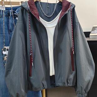 胖mm2 300斤连帽外套女春秋韩系休闲宽松设计感撞色夹克衫 新品 大码
