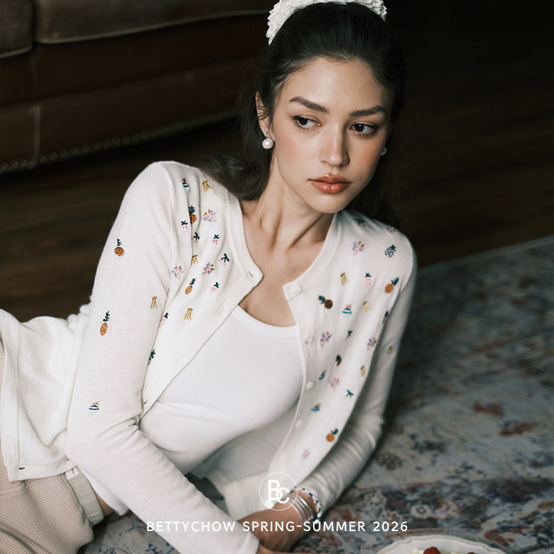 Bettychow 中古纯羊毛燕麦米白色水果刺绣开衫长袖休闲春秋装上衣