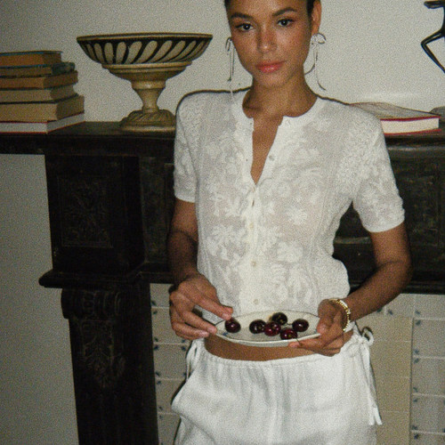 棉麻绣花白色短袖开衫法式时髦