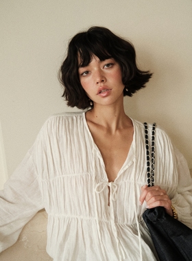 Bettychow 不一样的法国亚麻褶皱上衣白色薄荷绿系带长袖通勤衬衫