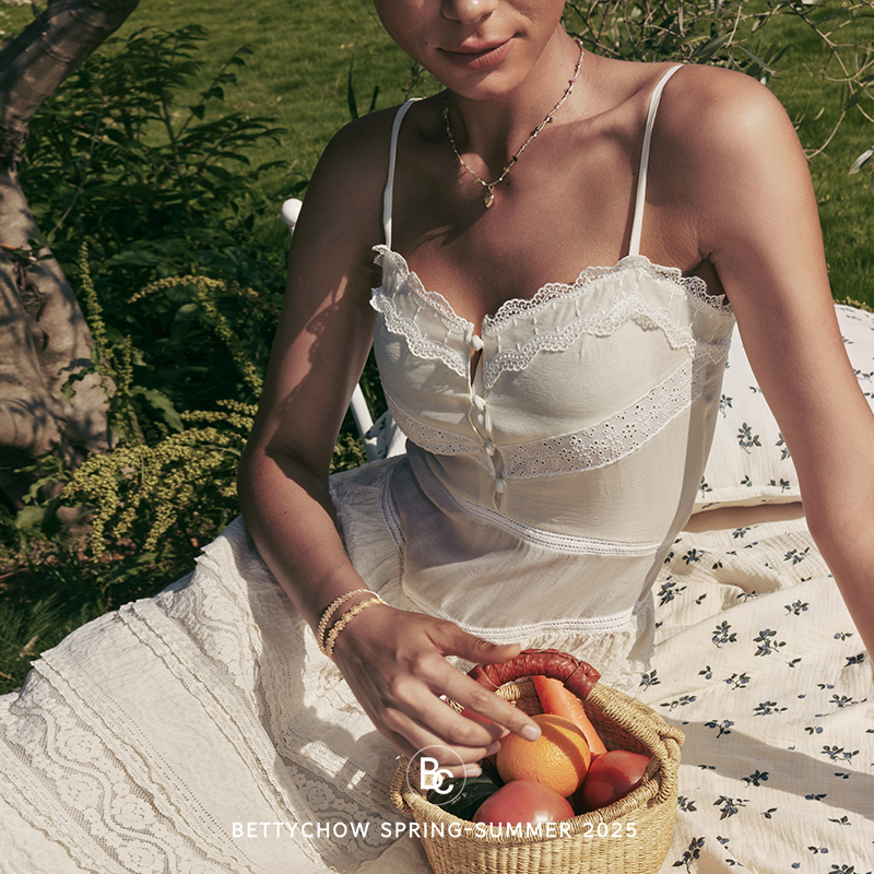 黄油色天丝混纺蕾丝连衣裙