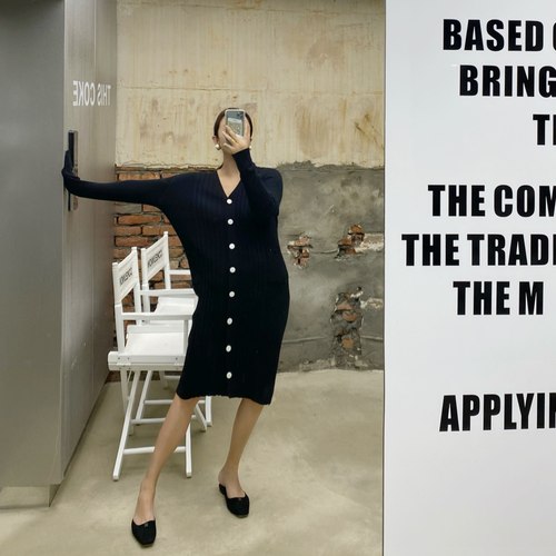 贝壳扣毛衫BettyChowv领