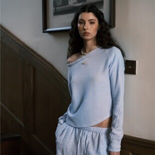 基础上衣 卫衣宽松型通勤风时髦慵懒斜肩长袖 Bettychow 露肩长袖