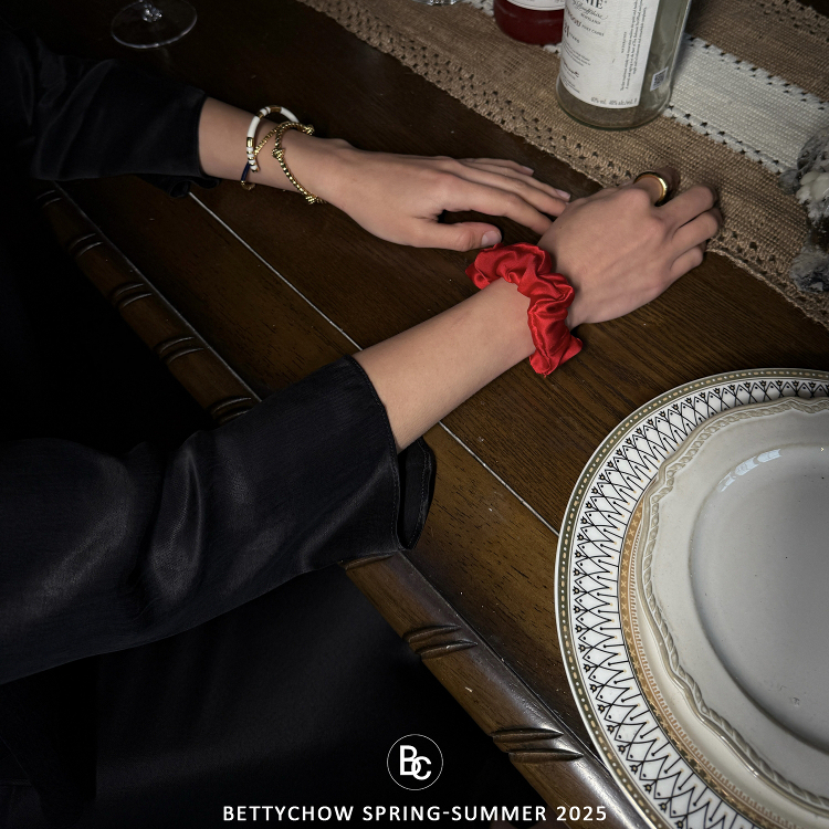 桑蚕丝搭配神器发箍手镯红色白色