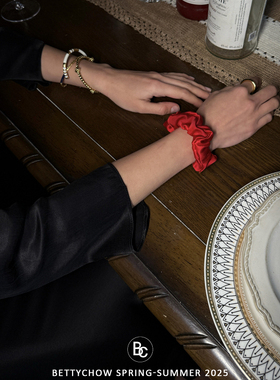 Bettychow 真丝桑蚕丝搭配神器大肠发圈手镯红色白色复古显白头绳