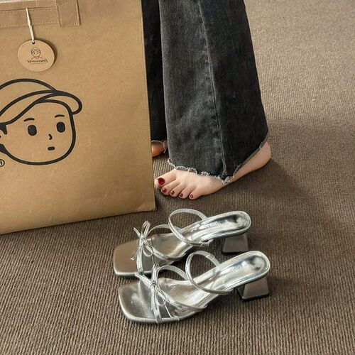 高跟鞋绝美银色粗跟凉拖鞋女夏季外穿配裙子仙女风时尚高级感凉鞋