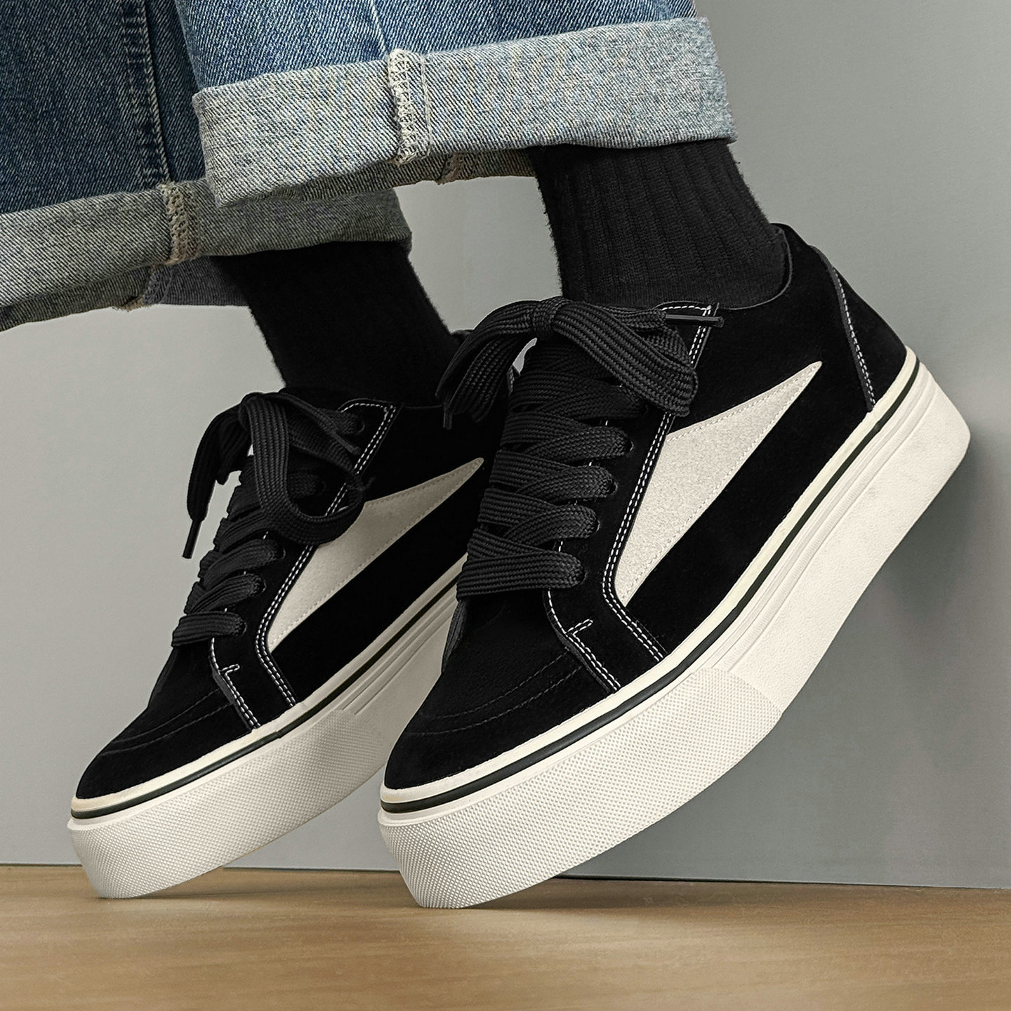 滑板鞋男鞋新款小众透气潮流黑色青少年学生帆布鞋百搭舒适休闲鞋