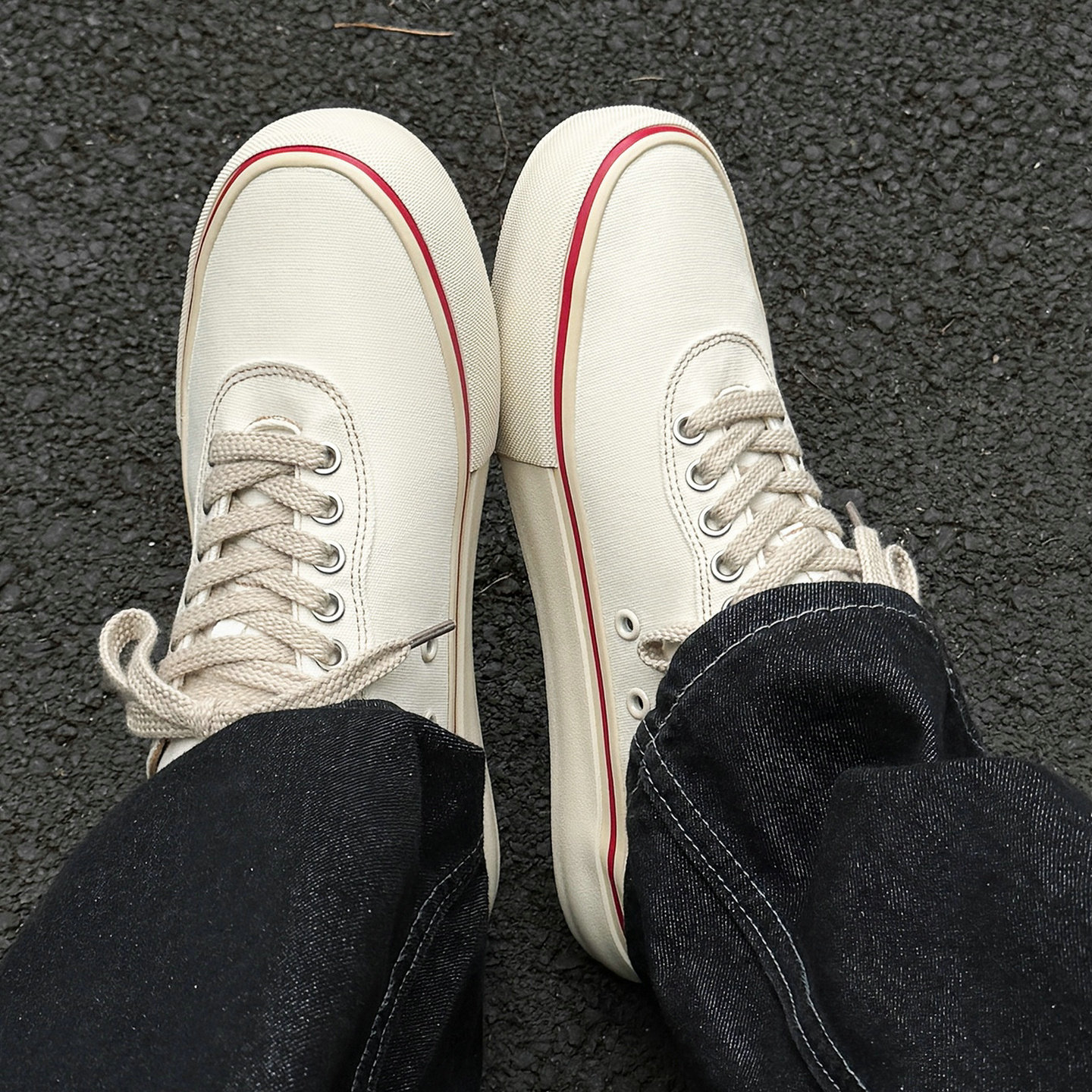 帆布鞋男生运动休闲白色板鞋日系经典基础平底百搭红边小众硫化鞋