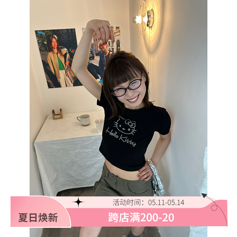 Our2甜辣风正肩短袖t恤卡通印花女夏季ins设计感小众辣妹短款上衣-封面