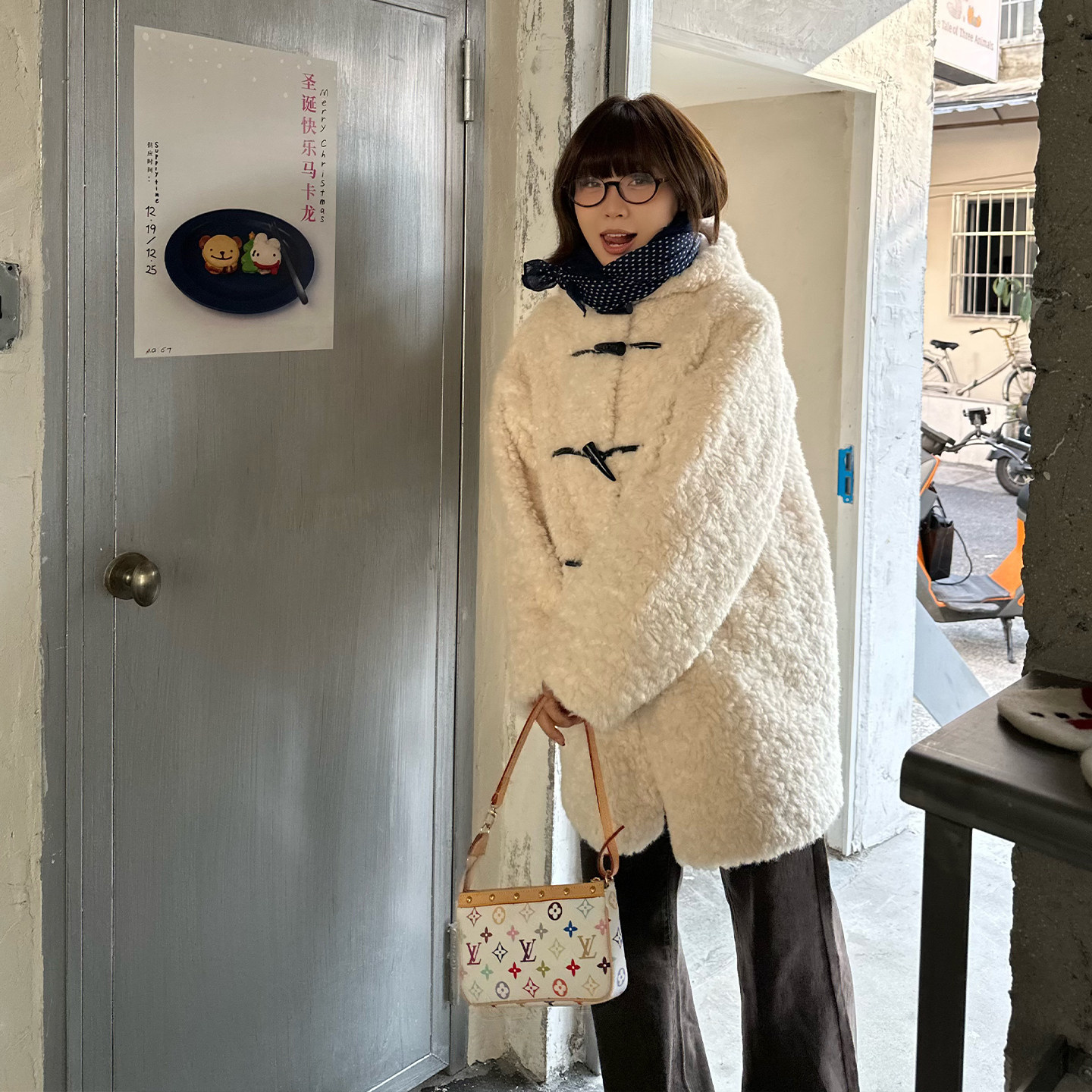 Our2【毛茸茸牛角扣】2025时尚秋冬季复古保暖中长款毛绒大衣外套,女装/女士精品,毛呢外套,淘宝优惠券,粉丝福利购,淘宝优惠卷