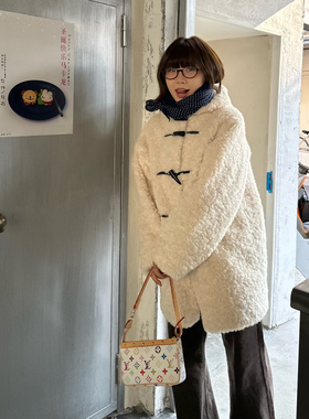 Our2【毛茸茸牛角扣】2025时尚秋冬季复古保暖中长款毛绒大衣外套
