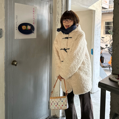 Our2【毛茸茸牛角扣】2025时尚秋冬季复古保暖中长款毛绒大衣外套