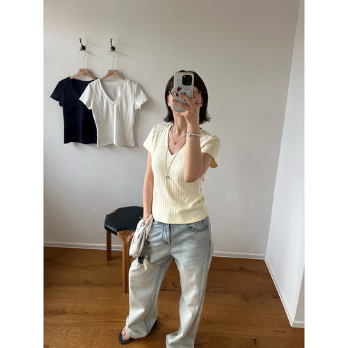 Our2【坑条短袖】2026春夏设计感修身显瘦拼接V领短袖T恤短上衣女