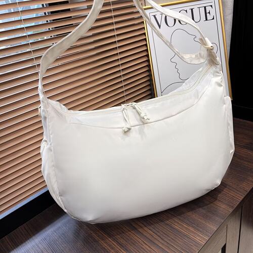 男装蓬松单肩挎包大容量休闲包