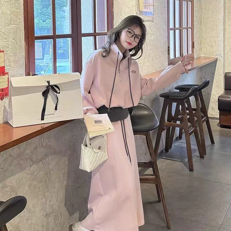 休闲卫衣套装裙女春季2025超火小个子运动风藏蓝色半身裙子两件套