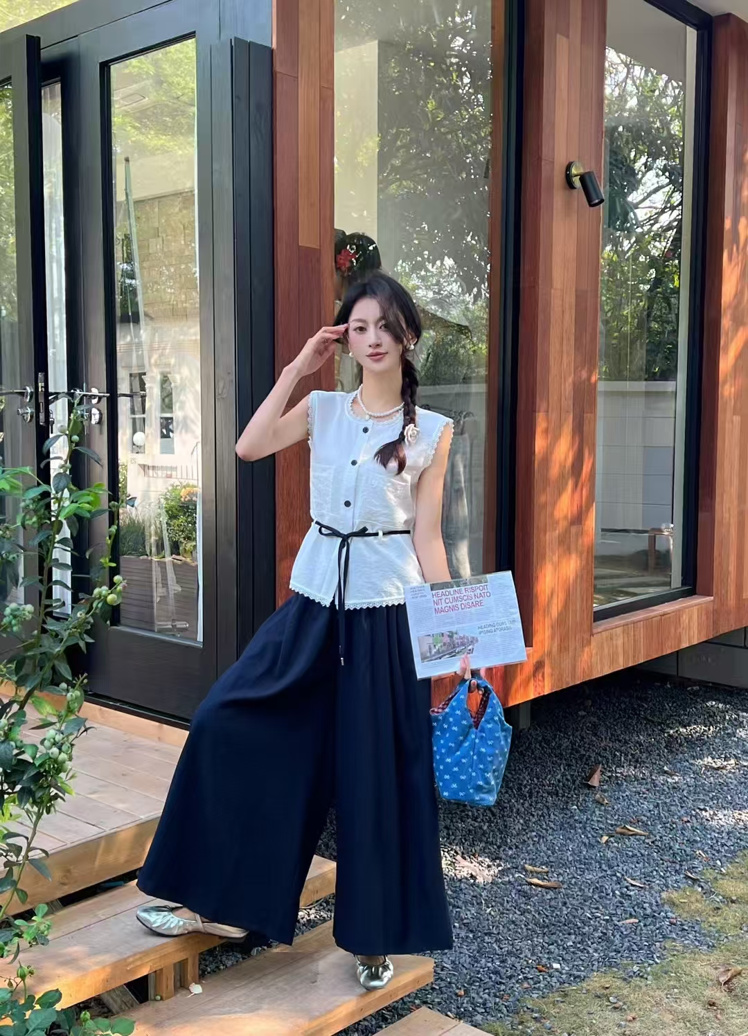 2025夏圆领单排扣蕾丝钩花收腰显瘦百搭无袖衬衫+阔腿长裤套装女