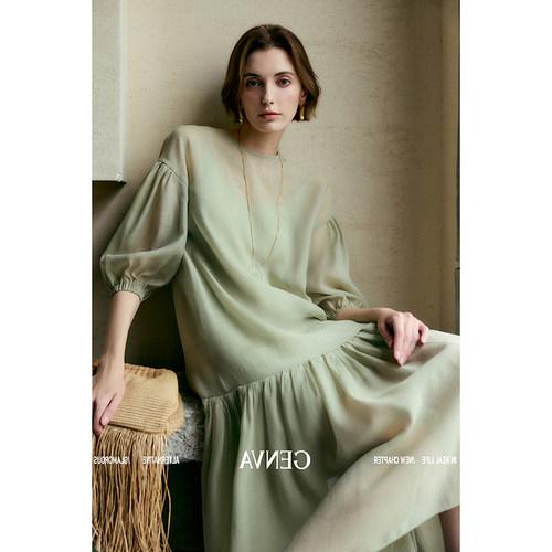 2025春装新款韩版时尚进口肌理醋酸轻盈通透七分泡泡袖气质连衣裙