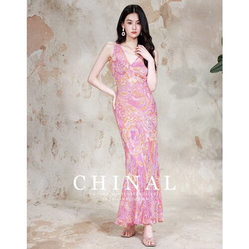 CHINA高端45度斜裁桑蚕丝长裙度假粉色佩斯利印花V领真丝连衣裙子