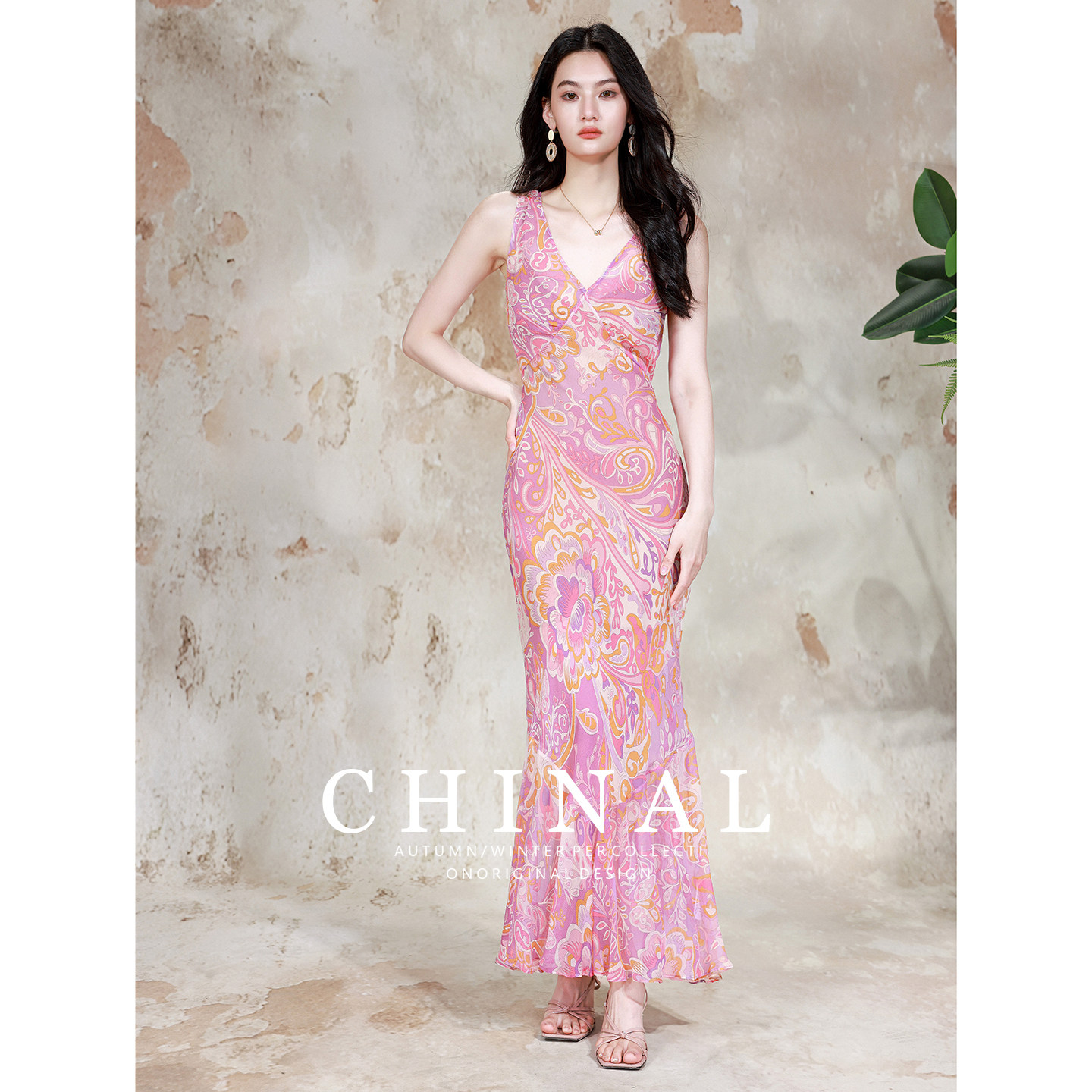 CHINA夏季新款45度斜裁桑蚕丝连衣裙法式粉色佩斯利印花V领连衣裙