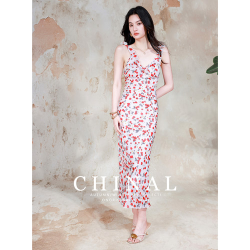 CHINAL夏季45度斜裁真丝长裙温柔风碎花桑蚕丝吊带收腰真丝长裙子