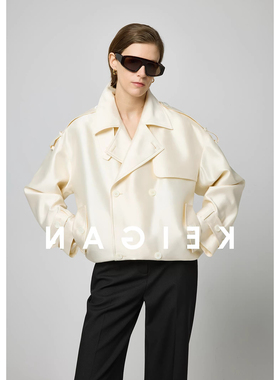 2026春装新款极简奢光真丝羊毛外套时髦双排扣松紧后摆廓形短风衣