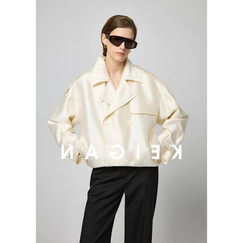 2026春装新款极简奢光真丝羊毛外套时髦双排扣松紧后摆廓形短风衣