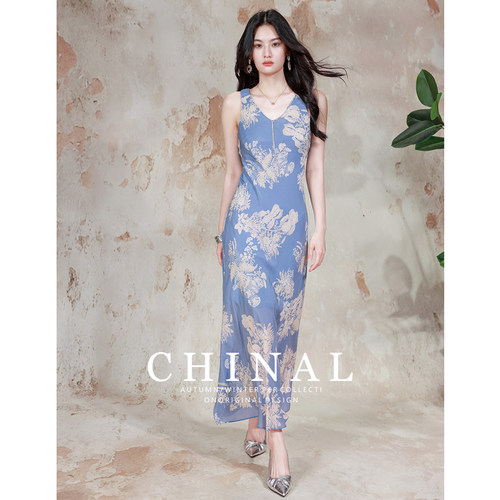 CHINAL夏季新款45度斜裁桑蚕丝印花连衣裙女修身度假真丝鱼尾长裙