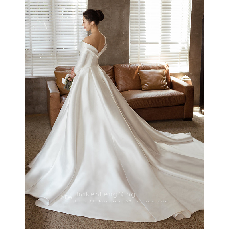 Wedding 2020 new one -character satin, simple long trailer bride main yarn French Hepburn style Zhang Xinyu same paragraph Wedding 2020 new one -character satin, simple long trailer bride main yarn French Hepburn style Zhang Xinyu same paragraph