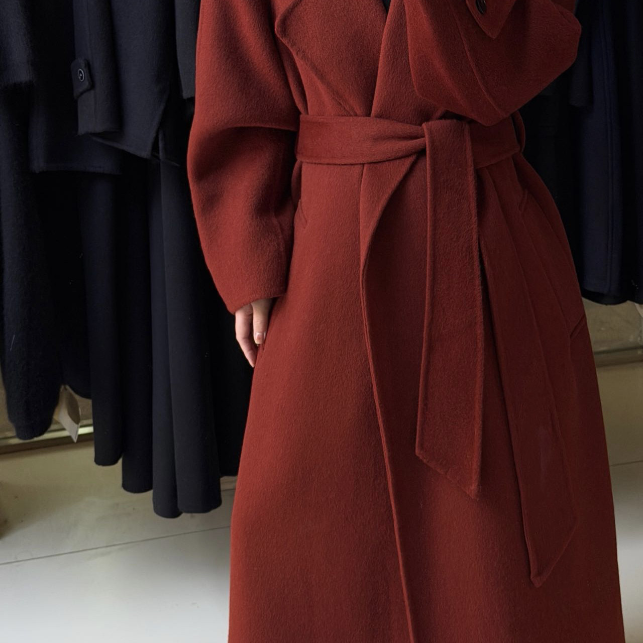 瑞气质简约西装领系带显瘦羊毛外套(配腰带)（含70绵羊毛）B1805