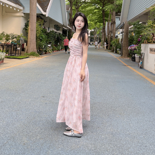 瑞瑞复古印花修身长款吊带褶子胸前设计感小香风连衣裙773155-1